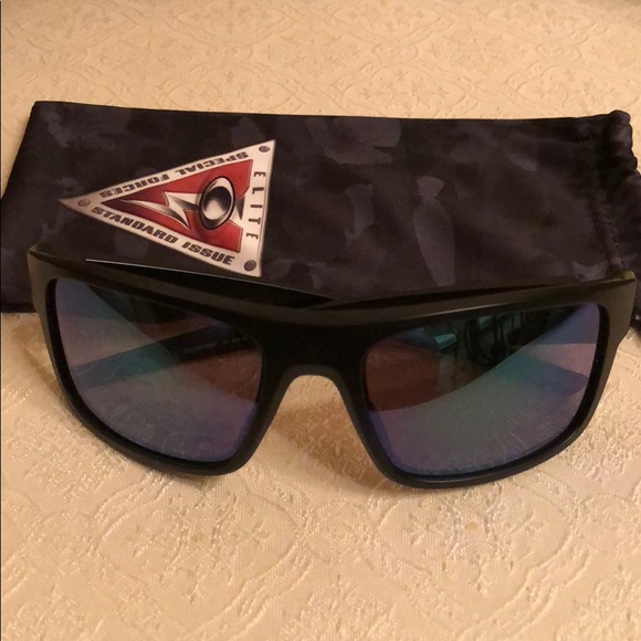 oakley drop point brown